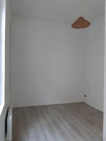 SOUS OFFRE - ROCHEFORT - Appartement 2 pièces avec locataire en place (bail vide)