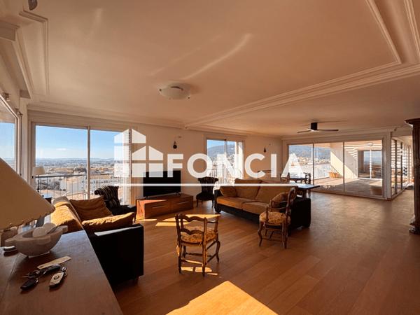 Location Appartement meublé 6 pièces 243.95 m² - Hyeres 83400