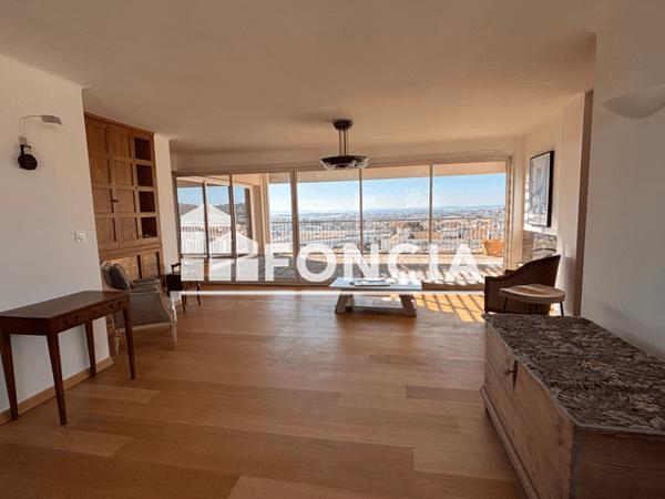 Location Appartement meublé 6 pièces 243.95 m² - Hyeres 83400