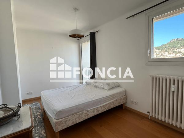 Location Appartement meublé 6 pièces 243.95 m² - Hyeres 83400