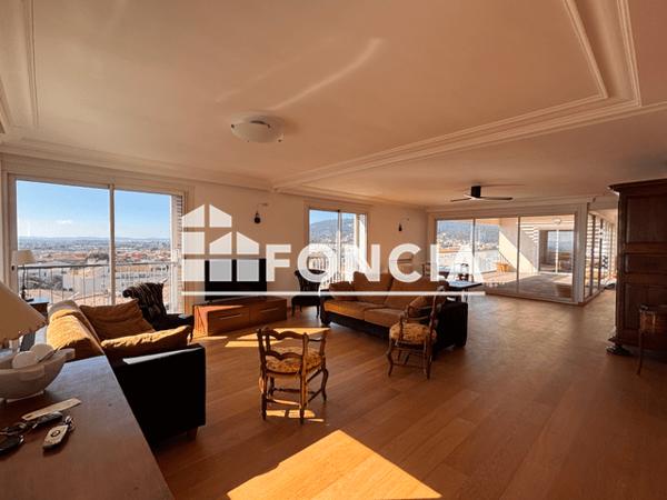 Location Appartement meublé 6 pièces 243.95 m² - Hyeres 83400