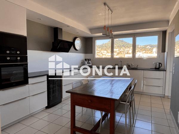 Location Appartement meublé 6 pièces 243.95 m² - Hyeres 83400