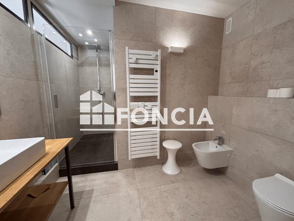 Location Appartement meublé 6 pièces 243.95 m² - Hyeres 83400