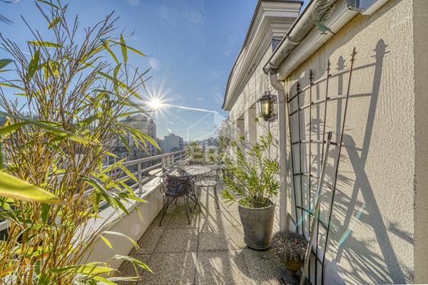 Duplex d'exception en dernier étage avec terrasse plein sud en centre-ville
