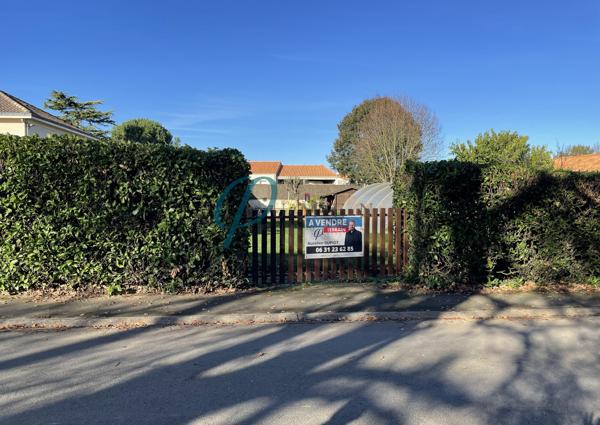 Terrain constructible - 700 m²