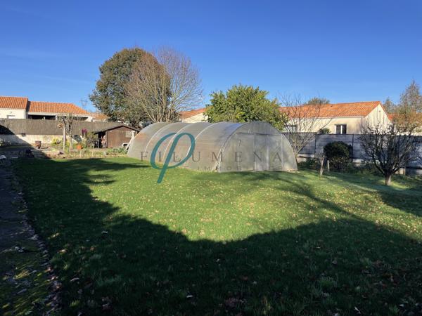Terrain constructible - 700 m²