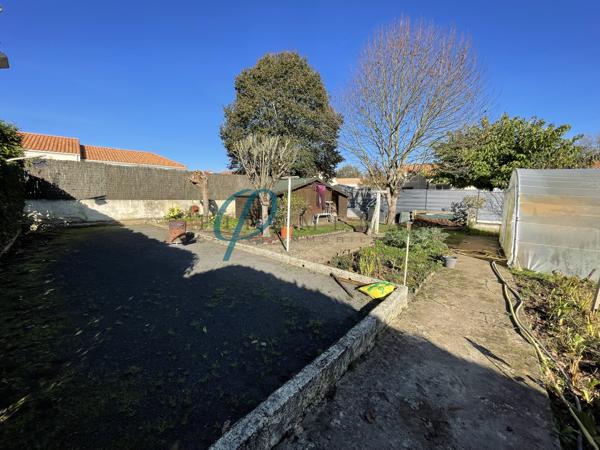 Terrain constructible - 700 m²