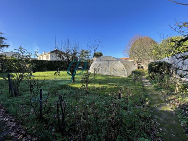Terrain constructible - 700 m²