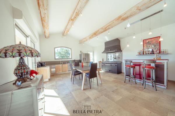 Aimargues (30470) Maison 170m2 + 130m2 - Proche Aimargues - Fort potentiel locatif