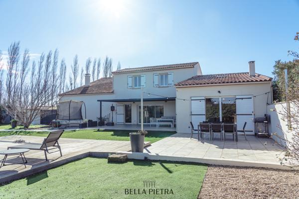 Aimargues (30470) Maison 170m2 + 130m2 - Proche Aimargues - Fort potentiel locatif
