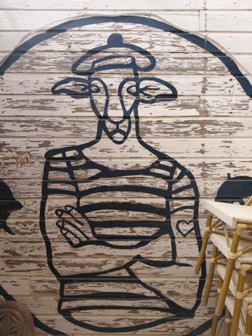 # 🐑 ET SI VOTRE PROCHAIN BUREAU AVAIT VUE SUR LA MER ?
### **LE MOUTON BLEU –  LE BARCARES6 - une adresse, une réputation, un potentiel !**
**Cession de 100 % des parts sociales – Club de plage, restauration & bar**
Et si, demain, votre lieu de travail était… **les pieds dans le sable, face à la Méditerranée ?** 🌊☀️
Rare sur le marché, je vous propose aujourd’hui une opportunité exceptionnelle avec la **cession de 100 % des parts sociales du Mouton Bleu**, établissement emblématique et reconnu, idéalement situé **directement sur la plage**.
Implanté depuis plus de **10 ans**, Le Mouton Bleu bénéficie d’une **forte notoriété auprès d’une clientèle locale et touristique**, séduite année après année par sa cuisine, son ambiance conviviale et son emplacement privilégié.
### 🏖️ UN EMPLACEMENT EXCEPTIONNEL
Directement implanté sur le front de mer, l’établissement bénéficie d’un cadre particulièrement recherché et d’une excellente accessibilité.
À proximité immédiate de la **Place de la République**, de nombreuses places de stationnement gratuites facilitent l’accès à l’établissement pour la clientèle.
Un emplacement qui permet de profiter pleinement de l’environnement balnéaire tout en bénéficiant d’une visibilité et d’une attractivité naturelles.
### 🍽️ UNE ACTIVITÉ DÉJÀ BIEN INSTALLÉE
Le Mouton Bleu développe plusieurs activités complémentaires :
• **Restauration**
• **Bar**
• **Club de plage**
• **Tapas**
• **Location de transats**
L’établissement dispose d’une capacité d’accueil d’environ **150 couverts**, pouvant atteindre **jusqu’à 200 personnes en soirée**.
Le parc comprend également **60 transats en location**.
### 📐 UNE BELLE SURFACE D’EXPLOITATION
L’activité est exploitée sur environ **1 500 m²**, répartis comme suit :
• **900 m² de zone balnéaire**
• **600 m² de surfaces accessoires**
Le club est exploité chaque année du **15 avril au 15 octobre**, conformément aux conditions de la concession.
### 📅 ENCORE 8 ANNÉES D’EXPLOITATION
Autre atout majeur : **8 années d’exploitation restent à courir sur la concession de plage**, offrant une belle visibilité pour un repreneur souhaitant s'inscrire dans la durée.
Le montant de la concession est de **20 000 € par an**, avec un reversement prévu de :
• **8 % du chiffre d’affaires pendant les deux premières années**
• puis **9 % du chiffre d’affaires**
### 💼 UNE SOCIÉTÉ SAINE
La cession porte sur **100 % des parts sociales** de la société exploitante.
L’établissement bénéficie d’une situation financière particulièrement saine :
✔️ Aucun emprunt en cours
✔️ Aucune dette en cours
✔️ Aucune procédure en cours
✔️ Équipements entretenus et renouvelés régulièrement
✔️ Activité existante et reconnue depuis plus de 10 ans
✔️ Forte notoriété locale et touristique
Une base solide permettant au futur exploitant de reprendre une activité déjà établie et immédiatement opérationnelle.
### 🚀 UN POTENTIEL DE DÉVELOPPEMENT IMPORTANT
Le Mouton Bleu dispose aujourd’hui d’une identité forte, d’une clientèle fidélisée et d’un emplacement exceptionnel.
Mais son potentiel ne s’arrête pas là.
L’établissement offre encore **de nombreuses possibilités de développement et de valorisation**, pour un professionnel souhaitant apporter sa propre vision, développer davantage certaines activités ou optimiser encore l’exploitation.
### 🐑 LE MOUTON BLEU, C’EST AVANT TOUT…
**Une adresse.**
**Une réputation.**
**Un emplacement.**
**Une clientèle.**
**Un outil de travail.**
**Et surtout, un potentiel.**
Une opportunité rare pour un professionnel de la restauration, du tourisme ou de l’hôtellerie souhaitant reprendre un établissement reconnu et bénéficier d’un cadre de travail pour le moins exceptionnel…
**Parce qu’après tout, qui n’a jamais rêvé d’avoir son bureau avec vue sur la mer ? 😉🌊**
📍 **Cession de 100 % des parts sociales**
📍 Club de plage – Restauration – Bar – Tapas
📍 Environ 1 500 m² exploités
📍 150 couverts – jusqu’à 200 en soirée
📍 60 transats
📍 8 années de concession restantes
📍 Aucun emprunt – aucune dette – aucune procédure en cours
📍 Établissement reconnu depuis plus de 10 ans
**Dossier complet et informations complémentaires sur demande, après échange qualifié.**
*Lot situé dans une copropriété de 1 lot, dispositions de l’article L.721-1 du Code de la construction et de l’habitation applicables. Bien non soumis au DPE.*
prix: 435 000€ FAI 

Sabrina Willaert
BSK IMMOBILIER
0607327433