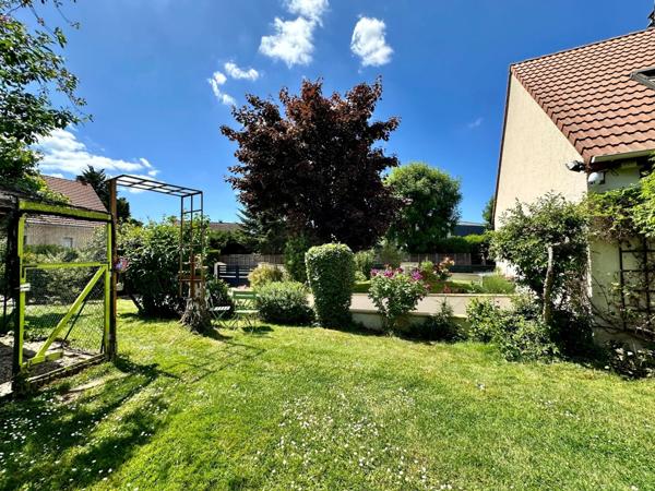 Maison à vendre - 4 Chambres - 120 M2 - Terrain 629 m2 - BURES SUR YVETTE (91)