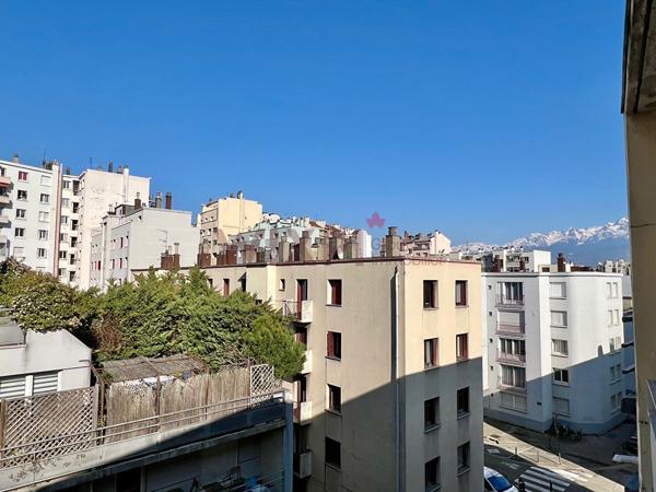Grand T2 aux EAUX CLAIRES , Grenoble Grand T2 aux EAUX CLAIRES , Grenoble
