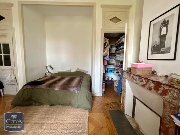 Appartement à louer 5 pièces 142.31m²