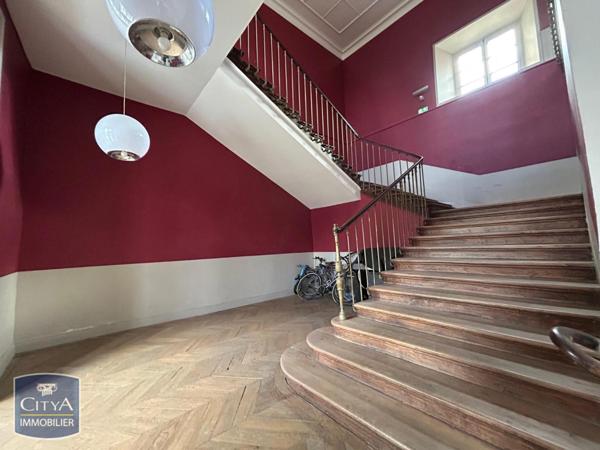 Appartement à louer 5 pièces 142.31m²