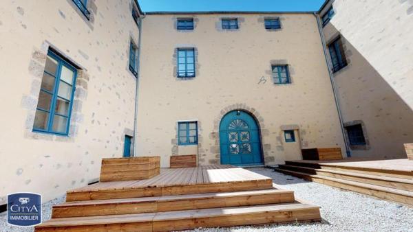 Appartement à louer 5 pièces 142.31m²