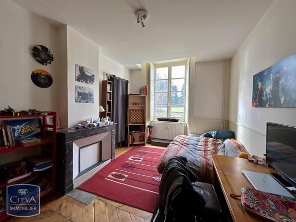 Appartement à louer 5 pièces 142.31m²