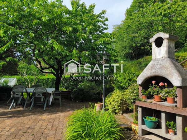 Fraisans maison de 144 m² sur 3594 m² de terrain avec 4 chambres.