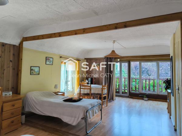 Fraisans maison de 144 m² sur 3594 m² de terrain avec 4 chambres.