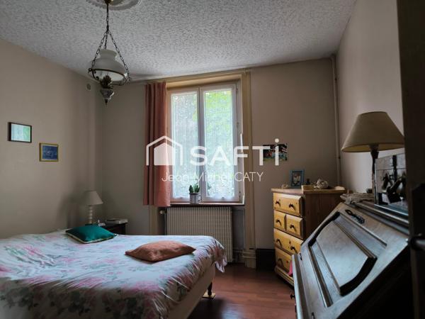 Fraisans maison de 144 m² sur 3594 m² de terrain avec 4 chambres.