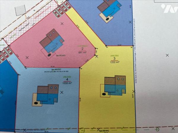 TERRAIN CONTRUCTIBLE VIABLISÉ 1252 m² MER 4KMS