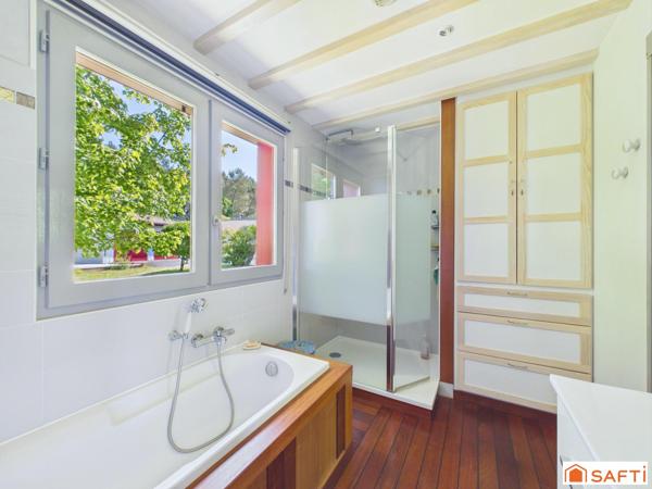 Maison 120m² avec piscine dans un écrin de verdure