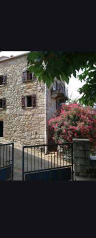 MAISON DE VILLAGE "AUTHENTIQUE"