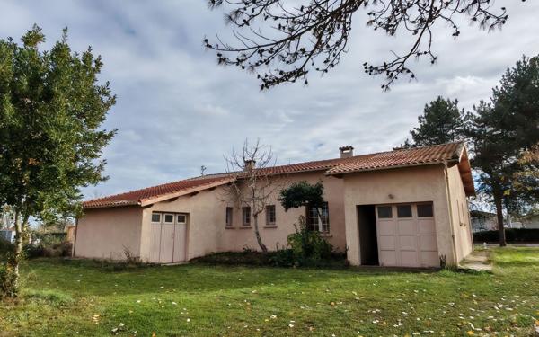 Maison à vendre    4 pièces •  Saint-Sardos