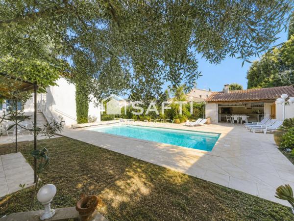 BIEN À L'ESPRIT FAMILIAL ET ESTIVAL PROPRIÉTÉ DE CHARME, ÉCRIN DE VERDURE & PISCINE - CALME ABSOLU