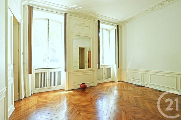 Appartement F3 à vendre  3 pièces - 64 m2 PARIS - 75008
