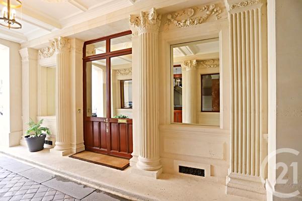 Appartement F3 à vendre  3 pièces - 64 m2 PARIS - 75008