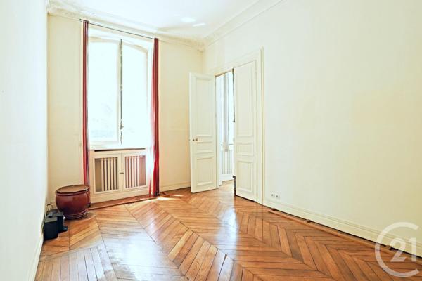 Appartement F3 à vendre  3 pièces - 64 m2 PARIS - 75008