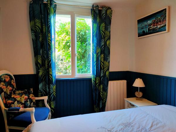 MAISON 160 M² - 8 PIECES - 5 CHAMBRES - VERANDA - TERRAIN 700 m²