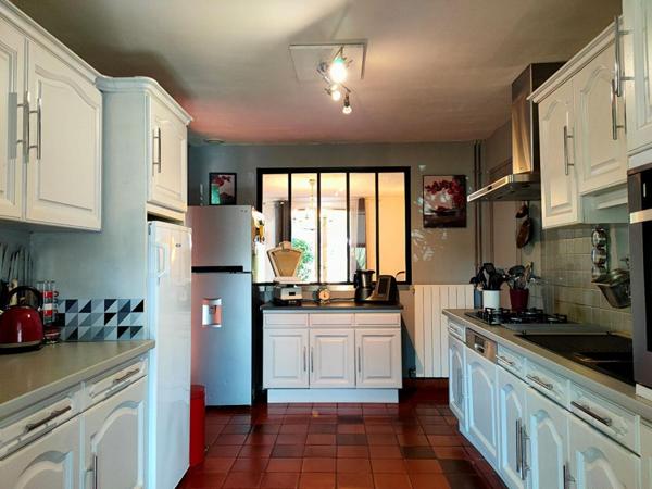 MAISON 160 M² - 8 PIECES - 5 CHAMBRES - VERANDA - TERRAIN 700 m²