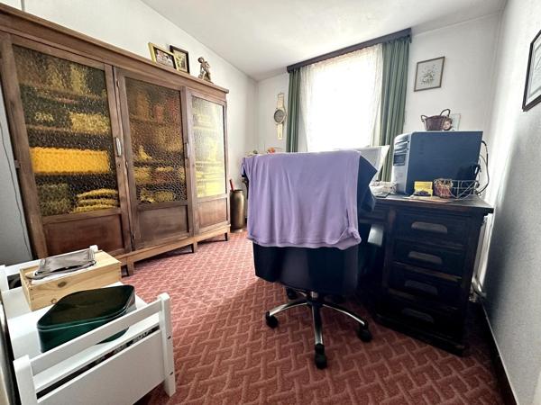 A VISITER SUR LE PONTET (84)  -  MAISON A ETAGE  DE 92 m² env. AVEC TERRAIN