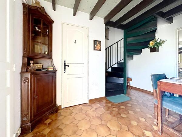 A VISITER SUR LE PONTET (84)  -  MAISON A ETAGE  DE 92 m² env. AVEC TERRAIN