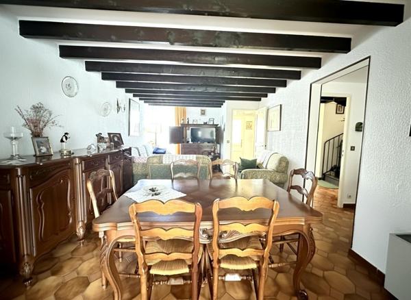 A VISITER SUR LE PONTET (84)  -  MAISON A ETAGE  DE 92 m² env. AVEC TERRAIN