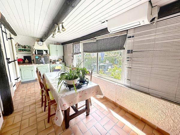 A VISITER SUR LE PONTET (84)  -  MAISON A ETAGE  DE 92 m² env. AVEC TERRAIN