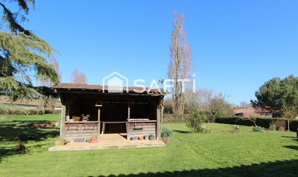 MAISON EN PIERRE AVEC NOMBREUSES DÉPENDANCES