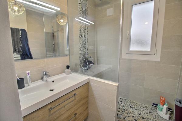 Appartement F3 centre ville d'EPERNON avec cave et balcon