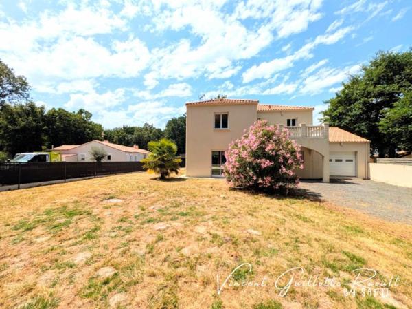 Maison 5 pièces 172 m² – 3 chambres- terrain de 1923m²