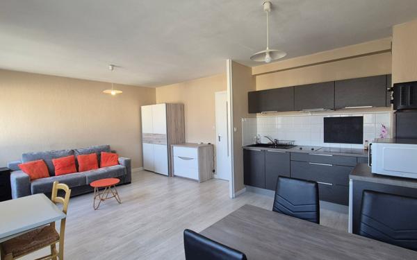 Appartement à vendre    1 pièce •  Saint-Étienne