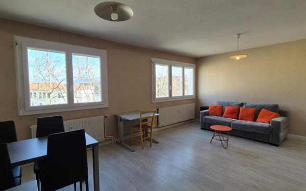 Appartement à vendre    1 pièce •  Saint-Étienne