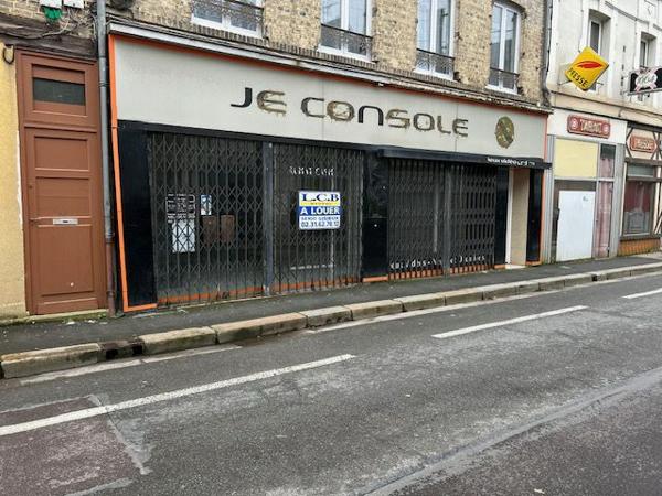 LISIEUX, local commercial de 137, 50 m² avec vitrine , Lisieux