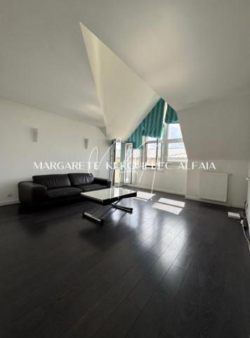 Appartement de 77m² Carrez, 3 chambres, idéalement situé près du centre-ville.