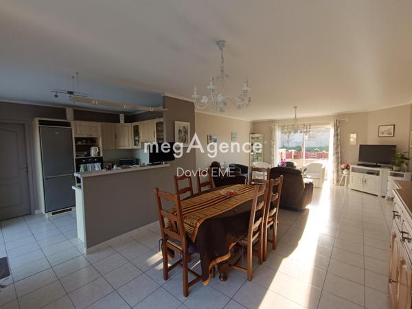 Maison à AIZENAY, 85190 - 5 pièces 101m²