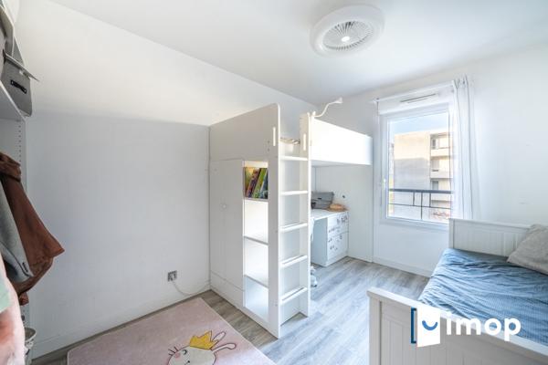 Grand 4 pièces avec extérieur et parking