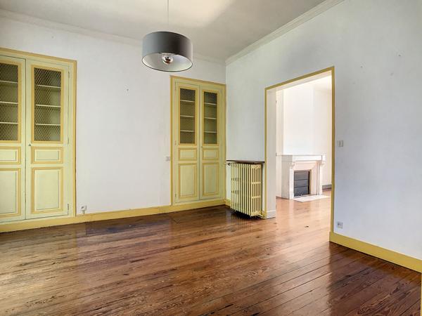 Saumur (49400)- Maison familiale en centre ville, 5 chambres avec jardin