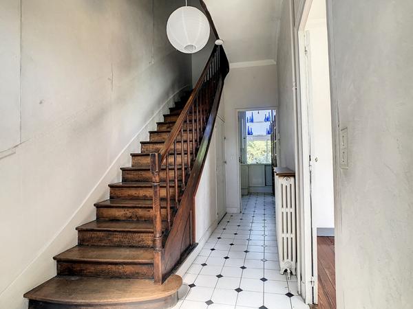 Saumur (49400)- Maison familiale en centre ville, 5 chambres avec jardin