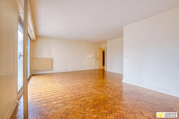 Montreuil - Appartement Versailles 4 pièce(s) 117.80 m2 - 2 -ème étage avec parking double €460 000 ** - Référence 27573